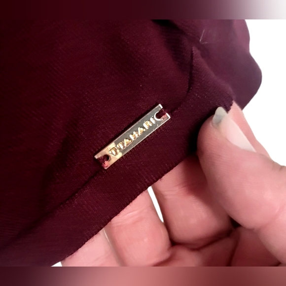 T Tahari | Red Long Sleeve Turtle Neck Lightweight Sweater | Size: XS - Picture 3 of 3